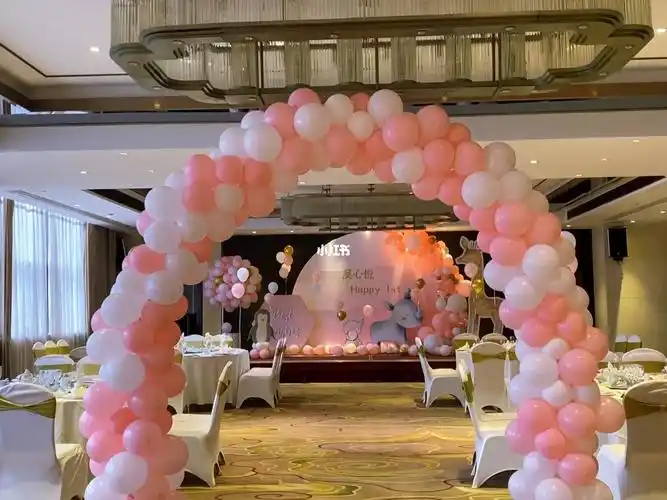 宝宝周岁生日宴气球布置