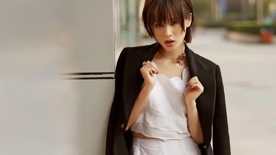 内地明星 王子文 明星风尚壁纸