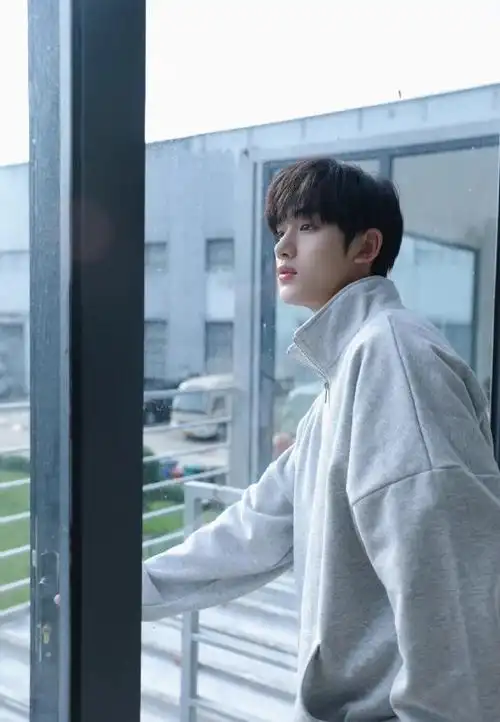 丁程鑫居家随拍