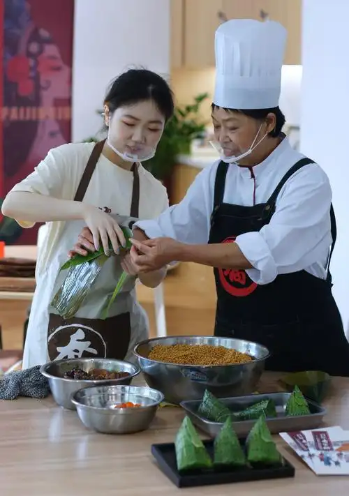 跟着非遗传人一起包粽子制药香是什么体验