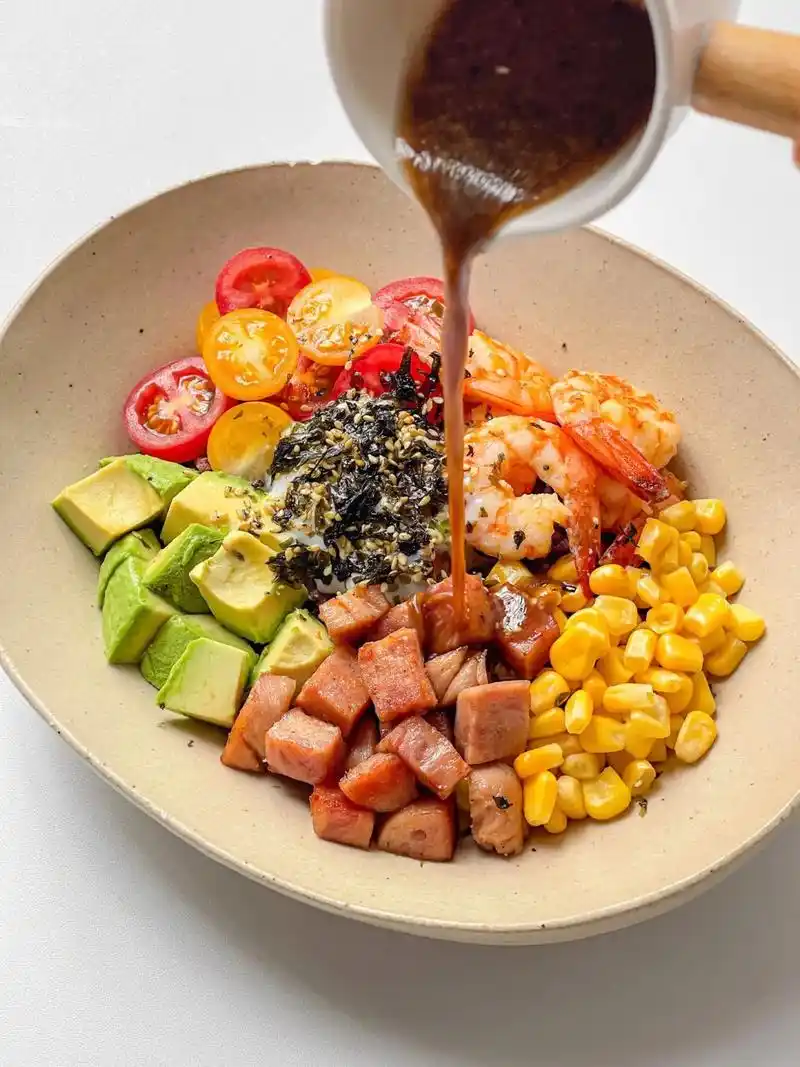 午餐肉牛油果波奇饭05 食材随心搭配 有肉有菜 营养又健康～ - 抖音