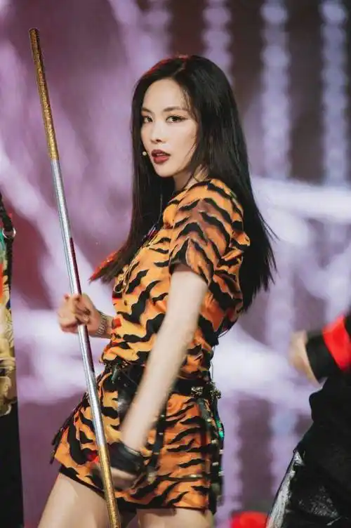 王霏霏三公观众喜爱度排名第一,网友:姐姐终于被看见了_孟佳_节目