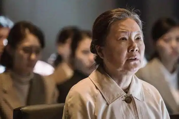 原创韩国老戏骨,因入戏太深患上抑郁症,如今拍戏精神涣散让人惋惜