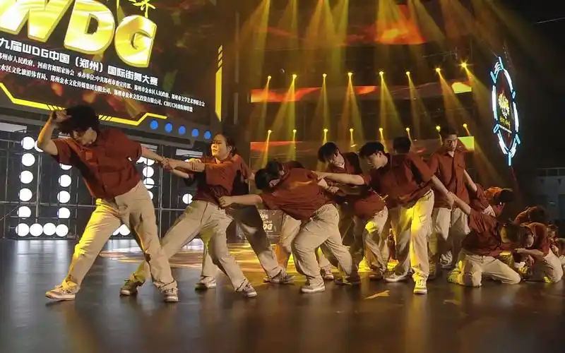 第九届wdg中国(郑州)国际街舞大赛齐舞亚军——rmb crew 《this is