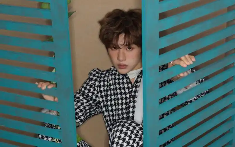 黄明昊帅气写真图片桌面壁纸