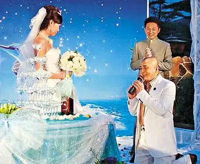 50岁汤镇业再婚娶青岛姑娘曾与翁美玲有段情组图