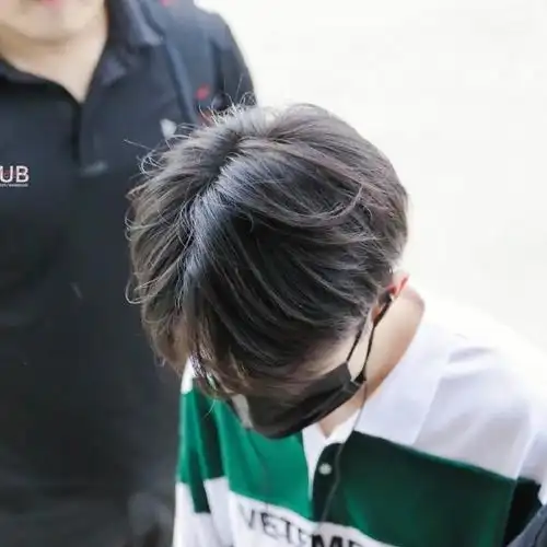 易烊千玺送你一朵小红花