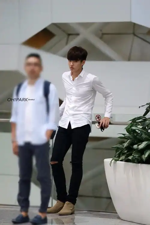 吴亦凡 男神 kris 白衬衫 走秀