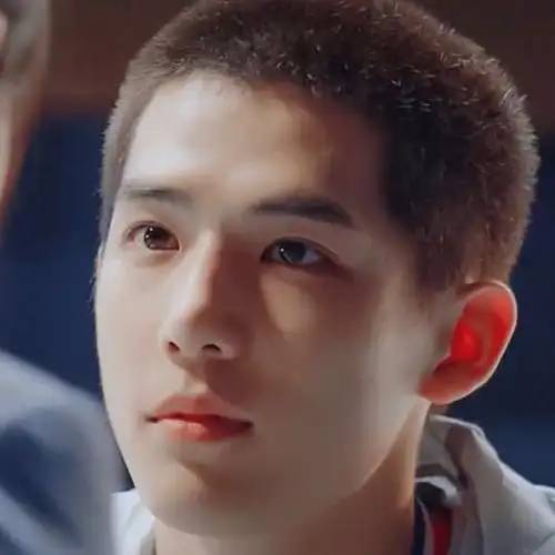 萌萌的寸头帅哥王安宇