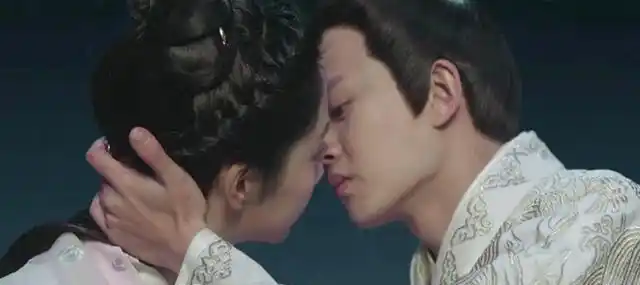 任嘉伦谭松韵吻戏而任嘉伦曾出演过的电视剧中有不少吻戏都是借位或者