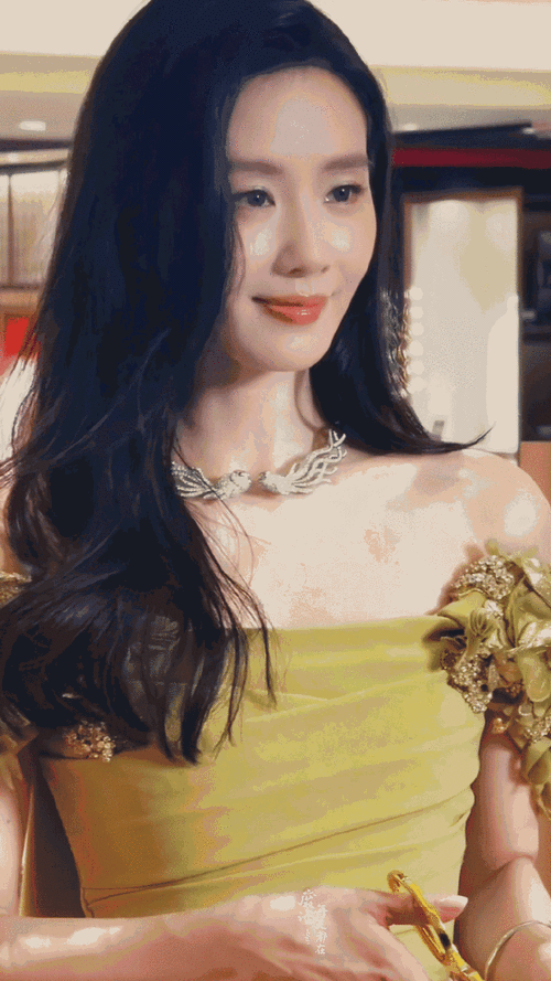 刘诗诗qeelin活动##刘诗诗又戴了金鱼项链