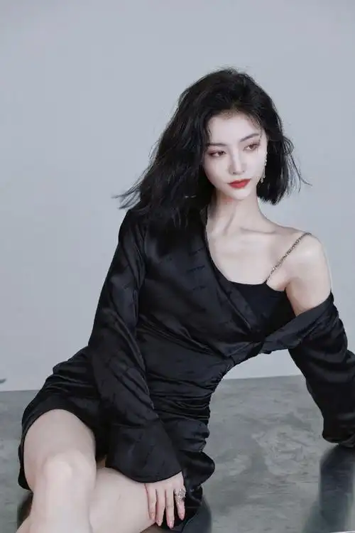 许佳琪生日酷飒写真##许佳琪0827生日快乐