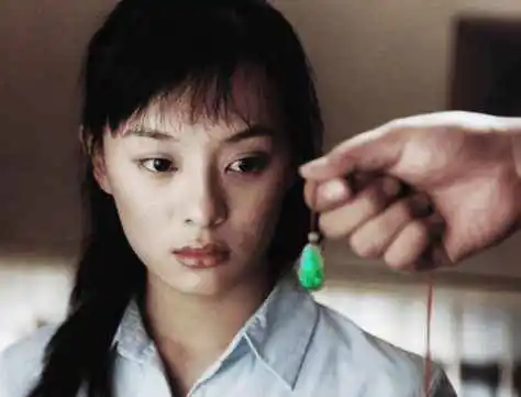 有一位名叫"网络村妮"的网友在自己的博客中爆料称孙俪是靠《玉观音》