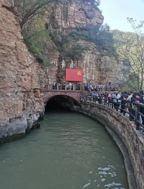 红旗渠:三省交汇的壮丽人工奇观