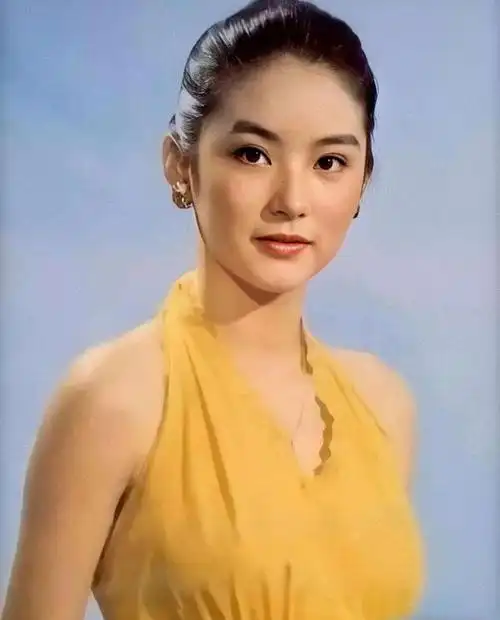 林青霞和秦祥林林青霞的学生装林青霞17岁林青霞小时候林青霞小时候