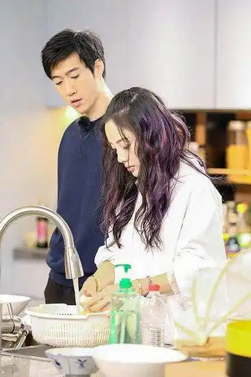 这些明星竟是多年好友,常远为李小璐唱《同桌的你》