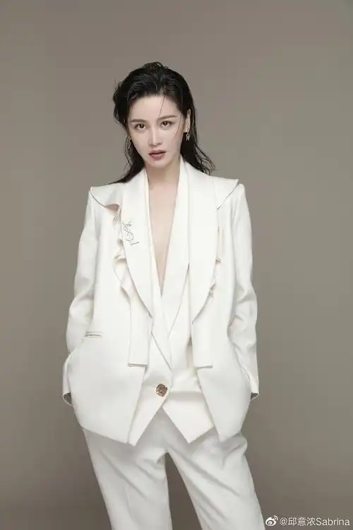 邱意浓气质写真,清新淡雅
