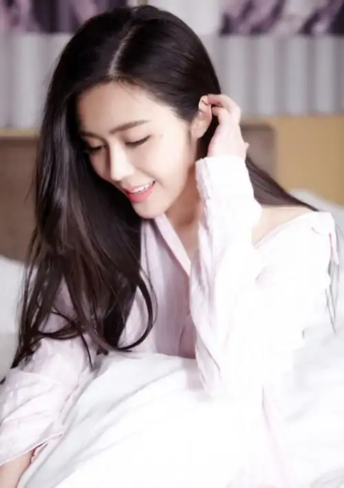 汤晶媚粉嫩睡衣写真曝光-1-明星馆-写真