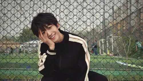 国风少年刘宇高马尾古装造型撞脸罗云熙的润玉你觉得谁更赢