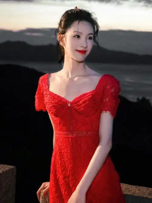 女明星##神仙颜值#沃槽75157515陈都灵真的好适合红色关于