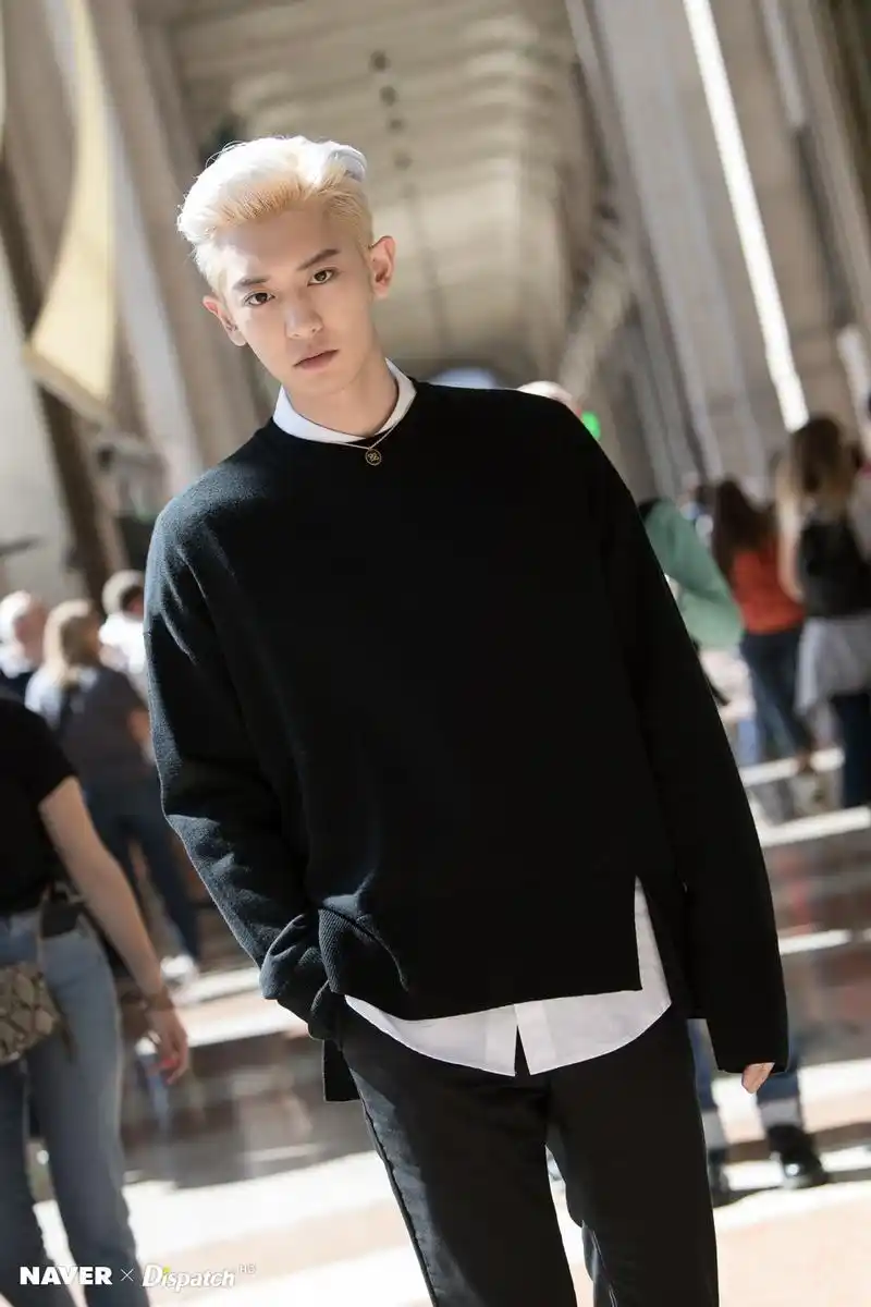 exo朴灿烈西装写真公开帅气贵公子绝美侧颜引心动组图