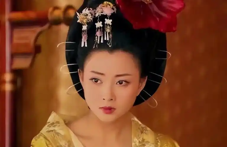 殷桃最美的是她扮演的"武媚娘"一角.