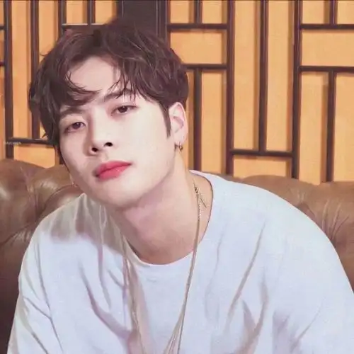 王嘉尔早期珍贵照片