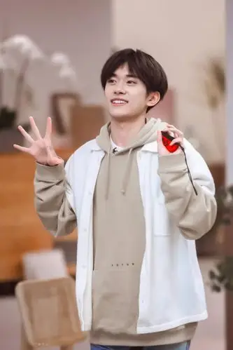 易烊千玺湖南卫视芒果tv综艺朋友请听好