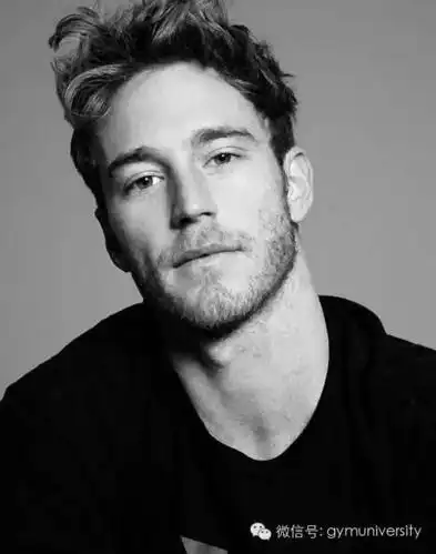 一身的肌肉遇到胡渣,帅爆了!