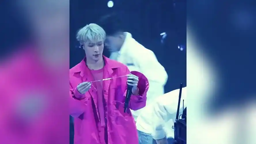 张艺兴4月多少号去韩国打歌 - 抖音