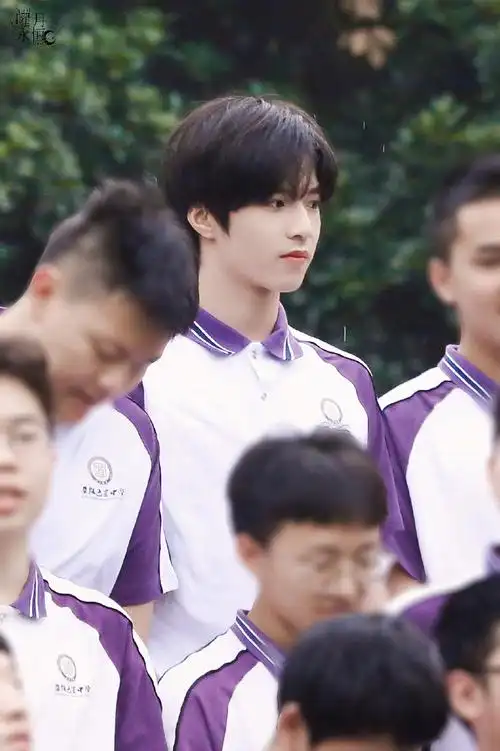 刘耀文拍初中毕业照##刘耀文密室大逃脱