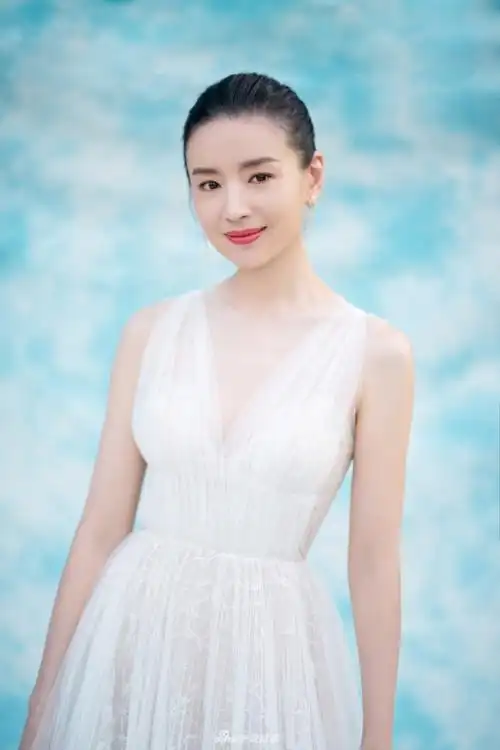 [女神新照]董洁这是吃了防腐剂吗?这波照片什么水平? zt