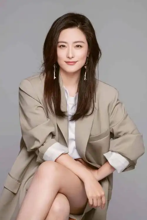 徐百卉,从小就对音乐有着极高的敏感度和领悟力.