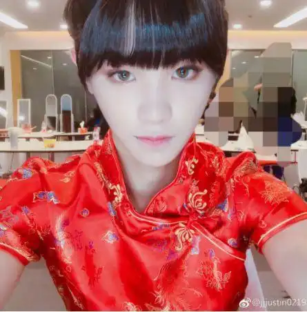 黄明昊justin晒女装照尤长靖范丞丞秒回程潇我以为是我自己