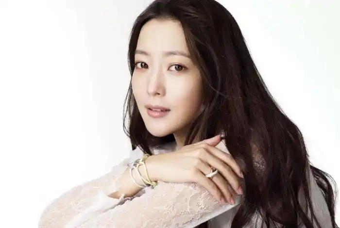 金喜善整容前后金喜善到底有没有整容