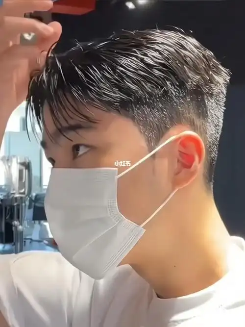 痞帅男生的发型天花板