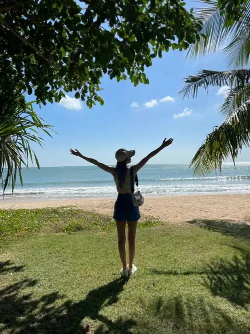 李沁冬日随拍live图#李沁冬日随拍live图,沁沁的背影好美,满屏荡篌