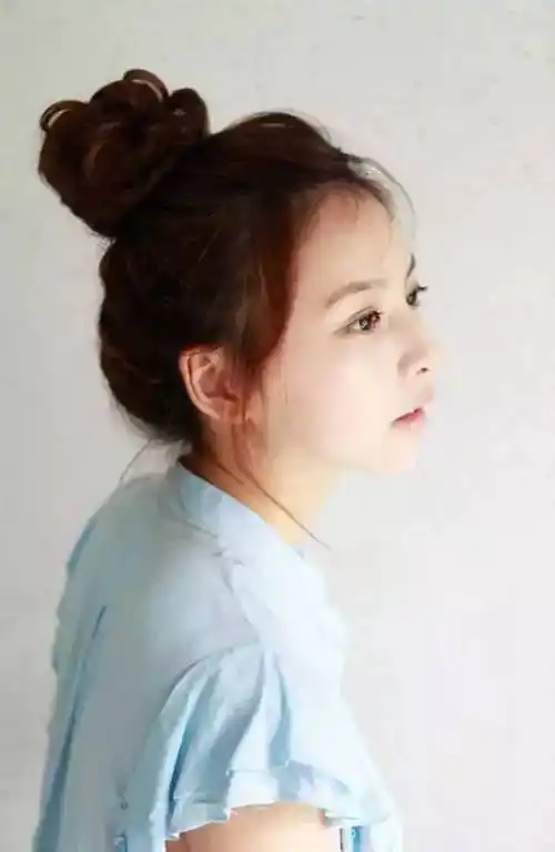 夏天头发长了不要剪,学会这4款丸子头,美翻了!