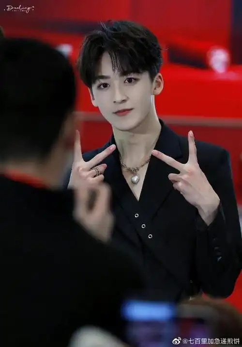 何洛洛活动生图状态