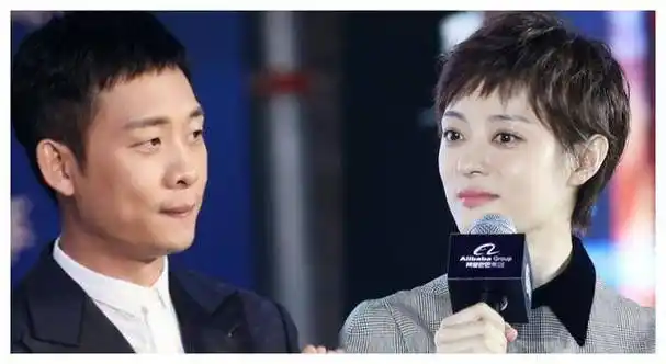 在一档综艺节目中,孙俪自爆,自己见到张译是要喊首长的.