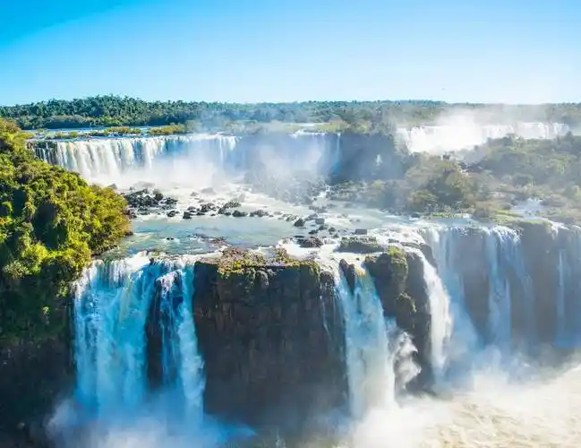 ▲ 魔鬼咽喉(阿根廷境内伊瓜苏大瀑布)