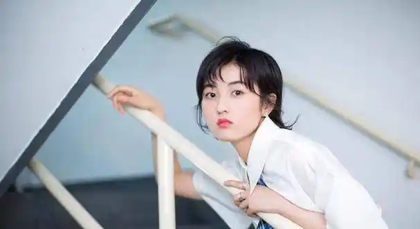 两大影后对比,实力pk,张子枫与周冬雨谁更胜一筹_电影_青春_表演