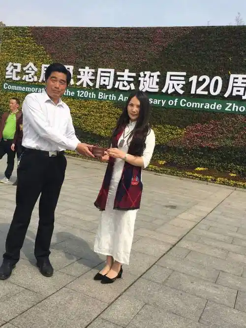 宜兴紫砂陶艺家-翊云居紫砂艺术创始人周丽萍