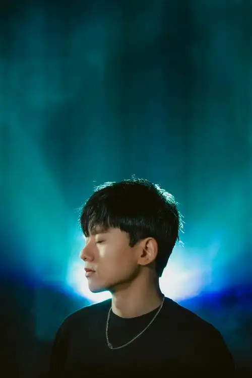 张杰新专辑最后一首新歌《安忍》上线 清朗歌声吟唱安忍之心|安忍