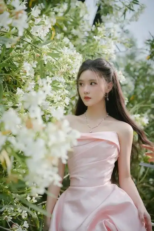 陈意涵芭莎造型##陈意涵在逃公主#@陈意涵estelle受邀出席时尚吧