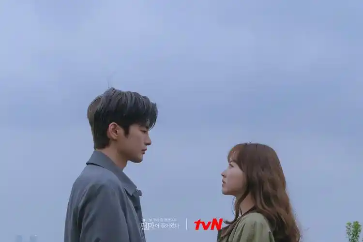 tvn更新韩剧某天灭亡走进我家门剧照共39张