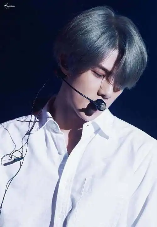 吴世勋银发时期真是太令人惊艳了_新浪看点