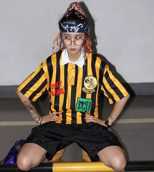 原宿风嘻哈潮流街头竖条纹撞色印花polo领翻领t恤短袖