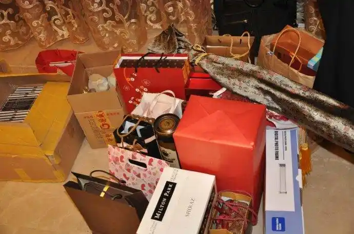 收到了一大堆礼物