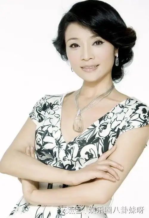 李丹阳25岁成名参加14次春晚有孝心爱唱歌热衷公益的歌唱家